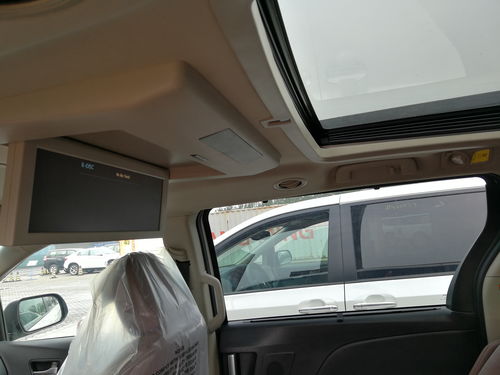 汽车后尾灯打腰线多少钱(汽车后尾灯打腰线价格解析)