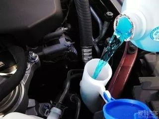 汽车防冻液能用到多少岁(汽车防冻液的使用寿命及其影响因素探讨) 汽车防冻液能用到多少岁(汽车防冻液的使用寿命及其影响因素探讨)