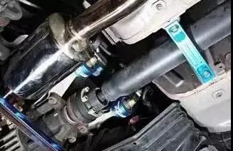汽车轴坏了换多少钱的车(汽车轴损坏成本及更换费用探讨)