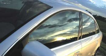 汽车玻璃多少度会生冻水(汽车玻璃多少度会生冻水)