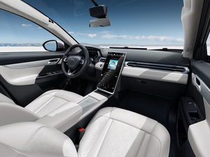 小鹏汽车后座放平多少钱(小鹏汽车后座放平服务费用详解)