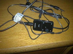 华为小电脑怎么插耳机孔(华为小电脑耳机孔插入指南)