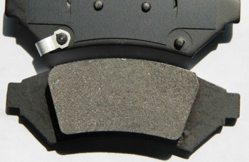 改装汽车前刹车片多少钱(改装汽车前刹车片费用解析)