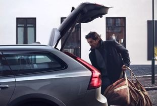 汽车后备箱睡多少人合适(汽车后备箱睡多少人合适,安全与舒适的考量) 汽车后备箱睡多少人合适(汽车后备箱睡多少人合适,安全与舒适的考量)