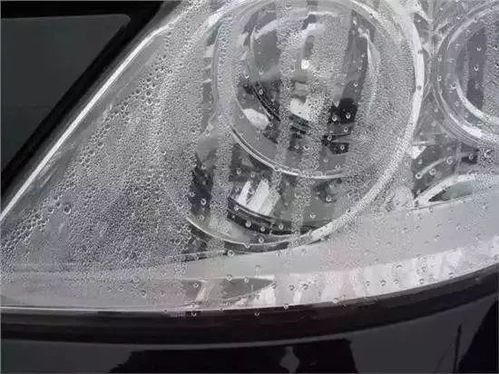 汽车灯罩里的温度有多少(汽车灯罩里的温度有多少，影响因素与测量方法)