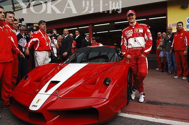 汽车上红牛多少钱一晚(汽车上红牛价格背后的故事)