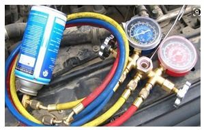 汽车加空调制冷剂要多少(汽车空调制冷剂加注量详解)