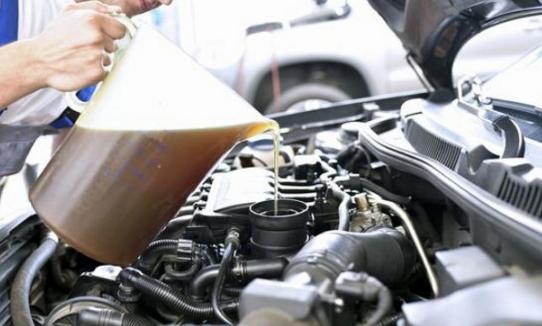 国产汽车多少年一换机油(国产汽车机油更换周期详解，多久换一次机油？