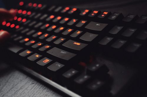 华为电脑怎么使键盘亮屏(华为电脑如何使用键盘亮屏功能指南)