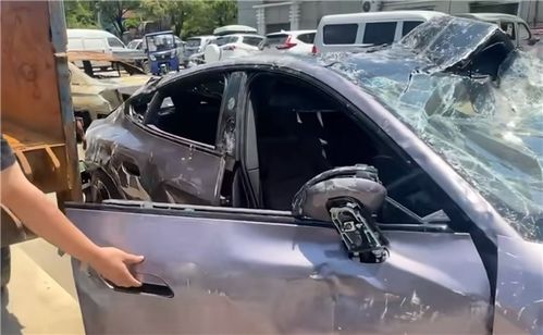 汽车车门被砸了修多少钱(汽车车门被砸,修复费用详解) 汽车车门被砸了修多少钱(汽车车门被砸,修复费用详解)