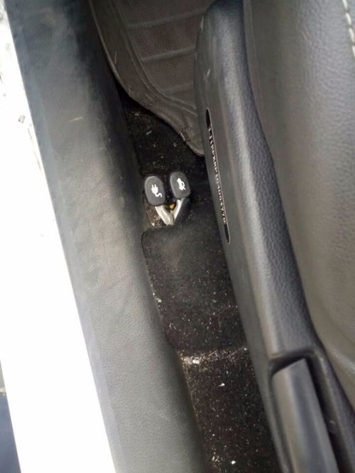 汽车座椅有多少个按钮(汽车座椅上的按钮,数量与功能解析) 汽车座椅有多少个按钮(汽车座椅上的按钮,数量与功能解析)