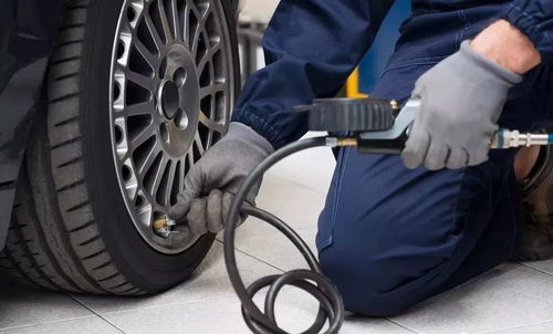 一般汽车冬天的胎压多少(冬季汽车胎压管理，了解一般汽车冬天的胎压多少)