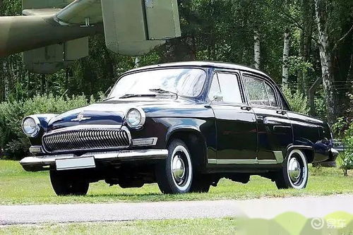 俄罗斯汽车改装版多少钱(俄罗斯汽车改装版价格解析)