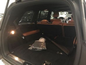 汽车后备箱油要多少升油(汽车后备箱油量与车型及油箱设计关系解析)