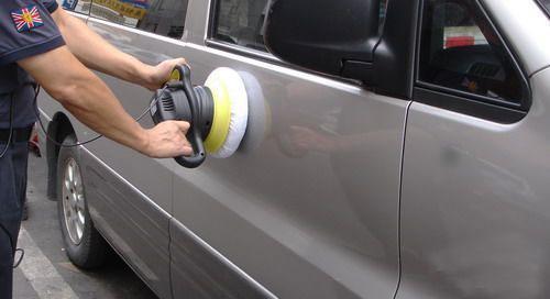 汽车修个小划痕多少钱啊(汽车修个小划痕需要多少钱？一篇文章解答你的疑惑)