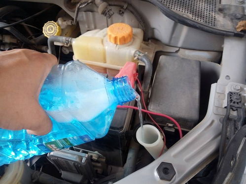 福特汽车玻璃水为多少升(福特汽车玻璃水的容量与重要性)