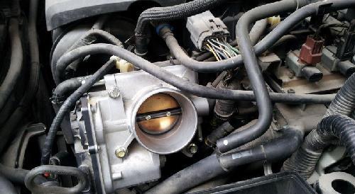 汽车节气门多少年不清洗(汽车节气门，多年不清洗的影响与考量)