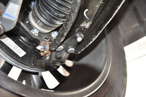 汽车底盘有多少个球(汽车底盘球头数量解析)