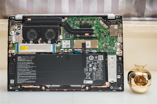 华为电脑怎么扣电池的线(华为电脑电池拆卸与线路扣接指南)