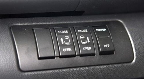 汽车屏幕按键多少钱一台(汽车屏幕按键的价格解析)