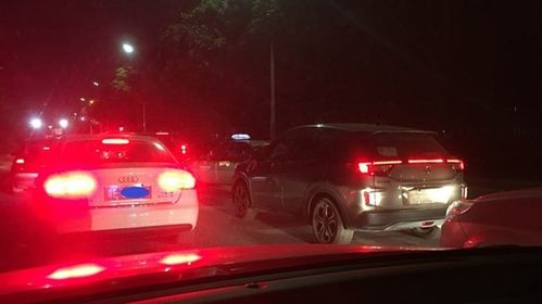 汽车刹车灯爆闪多少钱(汽车刹车灯爆闪的价格因素及解析)