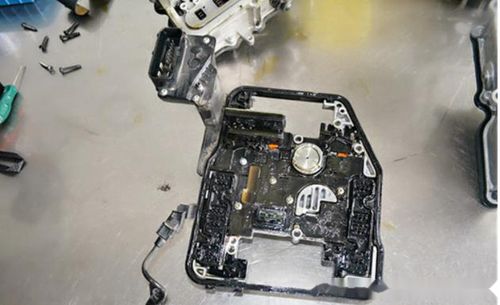 汽车空调打压侧漏多少钱(汽车空调打压侧漏修复费用解析)