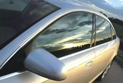 汽车前窗的玻璃是多少度(汽车前窗玻璃的角度设计与功能，探究其度数背后的科技奥秘)