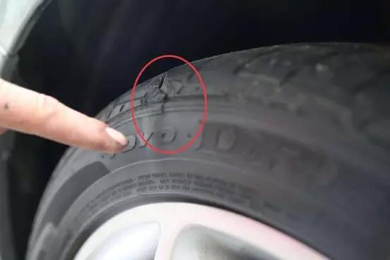 汽车轮胎加多少升机油(汽车轮胎机油添加量解析,如何正确为汽车轮胎添加机油) 汽车轮胎加多少升机油(汽车轮胎机油添加量解析,如何正确为汽车轮胎添加机油)