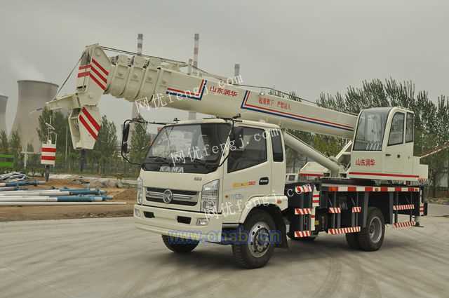 20顿的汽车吊多少钱(关于20吨汽车吊的价格解析)