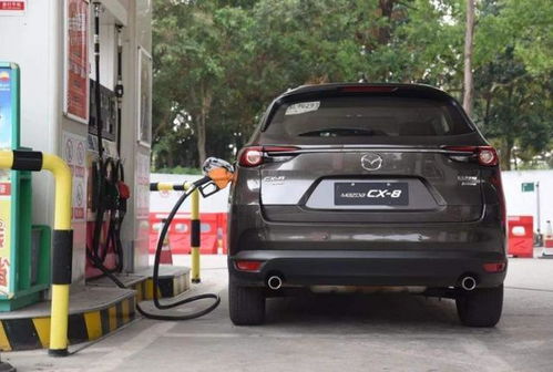 小汽车加一次有多少升(小汽车加油，一次能加多少升？