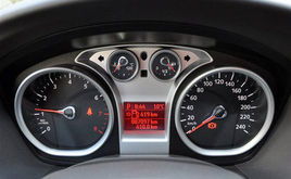 一般汽车的怠速都在多少(汽车怠速一般维持在多少转速？