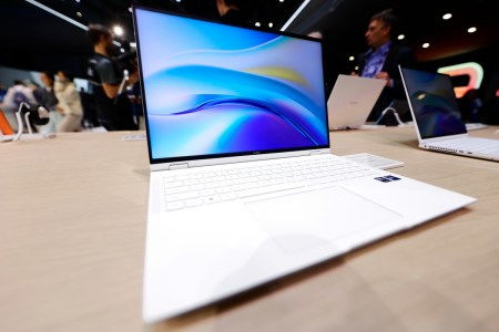 华为电脑怎么当显示屏(华为电脑作为显示屏的应用与实现)