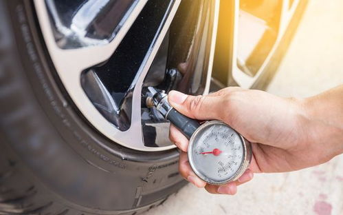 汽车轮胎换位时胎压多少(汽车轮胎换位时的胎压管理，理解与操作指南)