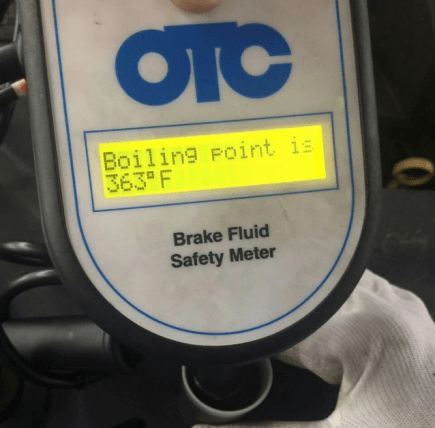 小汽车加多少刹车油好(小汽车加多少刹车油好，刹车油的选择与添加指南)