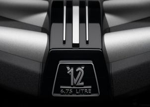 汽车装前摄像头多少钱(汽车装前摄像头价格解析，费用构成与影响因素)