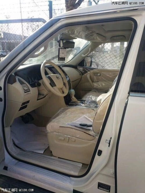 汽车前两个玻璃多少钱(汽车前两个玻璃的价格解析)