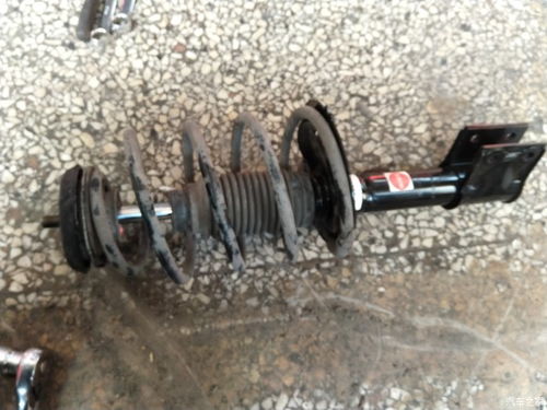 汽车换减震器轴承多少钱(汽车减震器轴承更换费用详解)