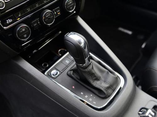 低配自动挡汽车价格多少(揭秘低配自动挡汽车价格背后的故事)