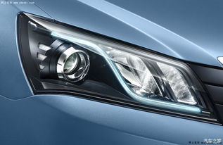 汽车大灯转向灯有多少个(汽车大灯转向灯数量解析，数量多少，关乎安全细节)