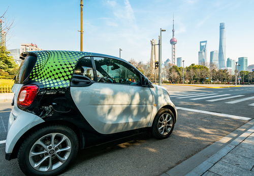 一台汽车有多少种油(汽车中的油液种类及其功能，一台汽车有多少种油)