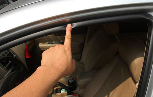 汽车下雨压坏了赔多少钱(汽车下雨被水淹压坏了，赔多少钱？一篇文章解读损失评估与应对建议)