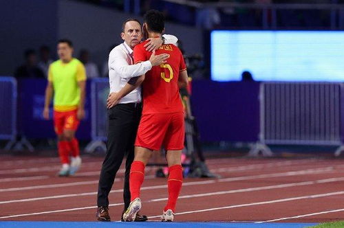 久尔杰维奇将任国足临时主帅(久尔杰维奇将任国足临时主帅，期待与挑战并存)