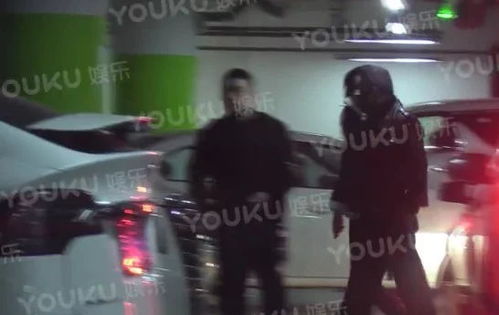 杨坤和美女同回酒店 疑新恋情曝光(杨坤与美女同回酒店,疑新恋情曝光) 杨坤和美女同回酒店 疑新恋情曝光(杨坤与美女同回酒店,疑新恋情曝光)