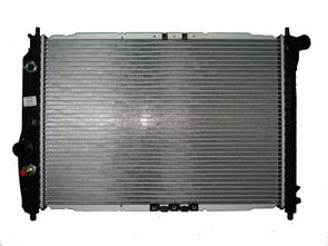 汽车散热器能加多少水(汽车散热器加水容量解析)