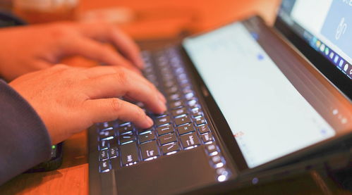 华为电脑怎么发光打字的(华为电脑打字之光效体验与操作指南)