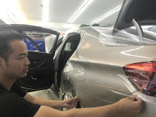 汽车窗上贴防晒膜多少钱(汽车窗上贴防晒膜的费用解析)