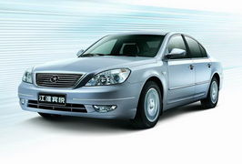 嘉盈汽车多少钱一盒(嘉盈汽车价格解析，多少钱一盒？