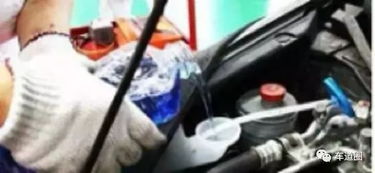 普通汽车玻璃水能加多少(普通汽车玻璃水能加多少，深入了解与正确使用)