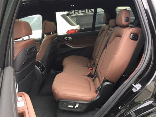 汽车6座多少钱一张(汽车座椅价格概览，了解汽车6座座椅的价格因素)