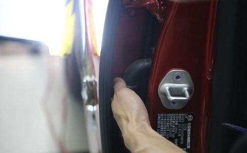 小汽车车门钣金多少钱(小汽车车门钣金修复费用解析)